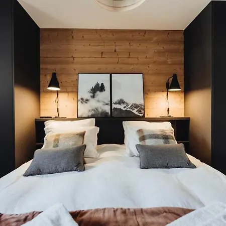 Allure Apartment *