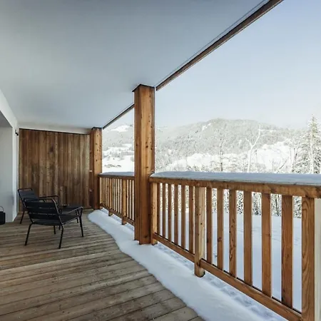 Allure Apartment *
