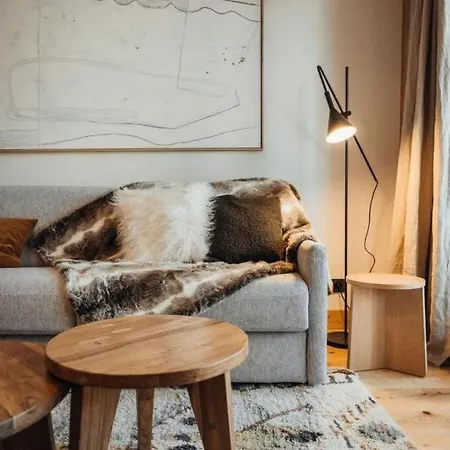 Allure Apartment *